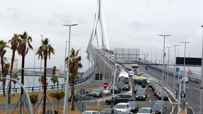 Acceso a Cádiz a través del segundo puente